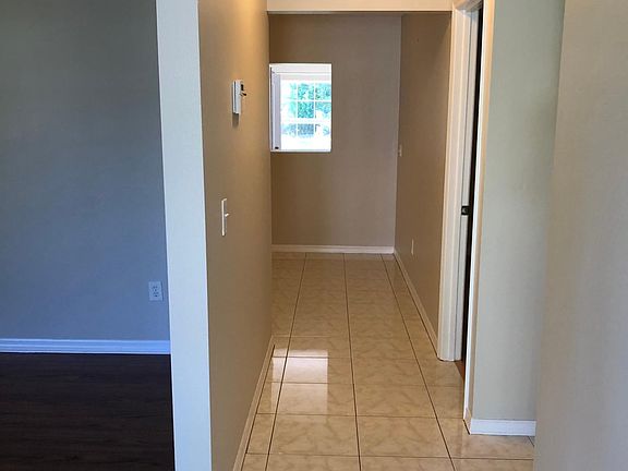 4th image of 1043 Abagail Dr