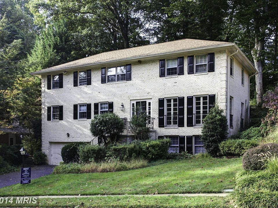 1st image of 4122 N River St