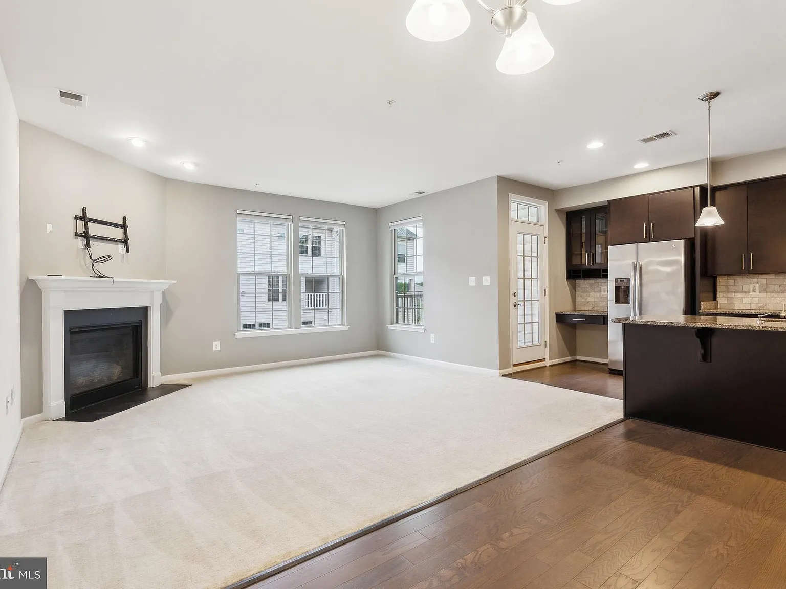 3 bed, 2.5 bath, 2630 sqft, $2,900 — Photo 4