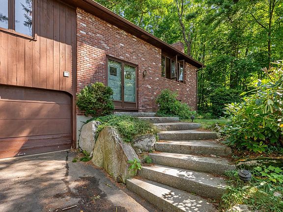 3rd image of 312 Walnut Hill Avenue