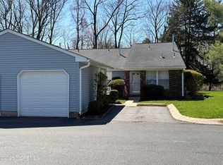 74 Boxwood Ter #12, Red Bank, NJ 07701