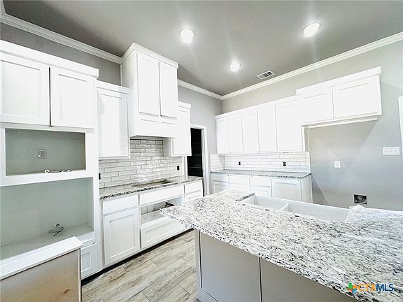 4th image of 162 Chantry Ln