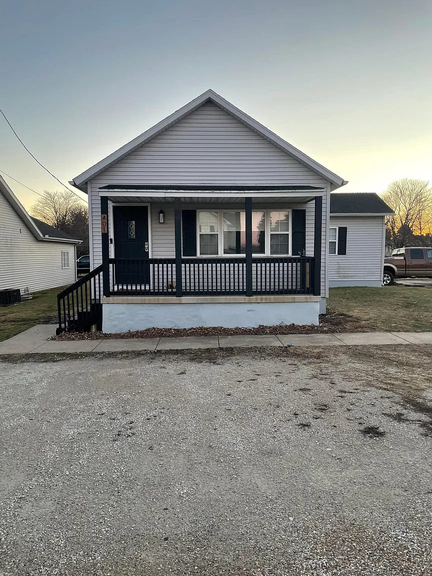 401 Clayton St photo 1