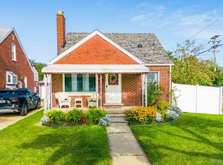 1219 16th St, Wyandotte, MI 48192