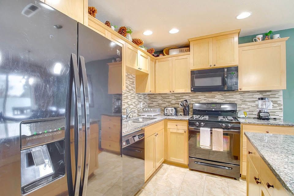 1st image of 1487 Ridge Way