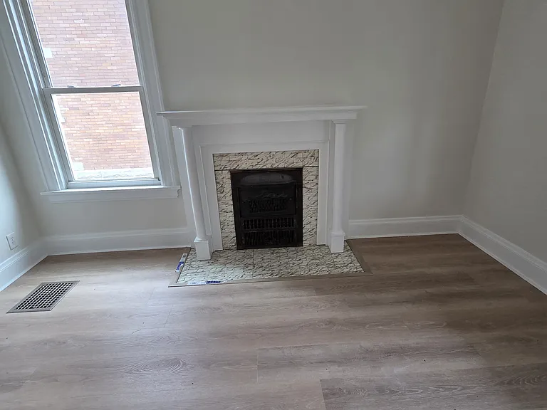 4304 33rd Ave #1 — Photo 2