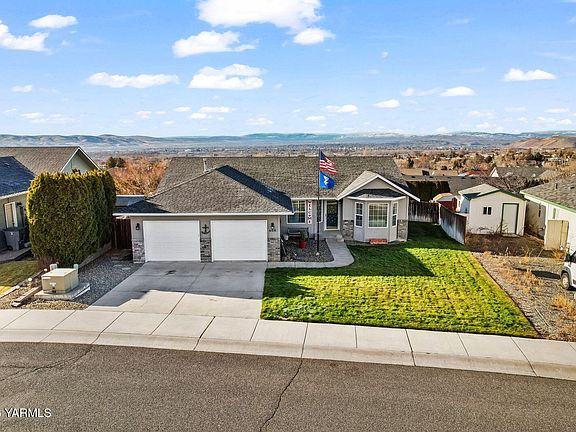 3rd image of 608 Tumac Dr
