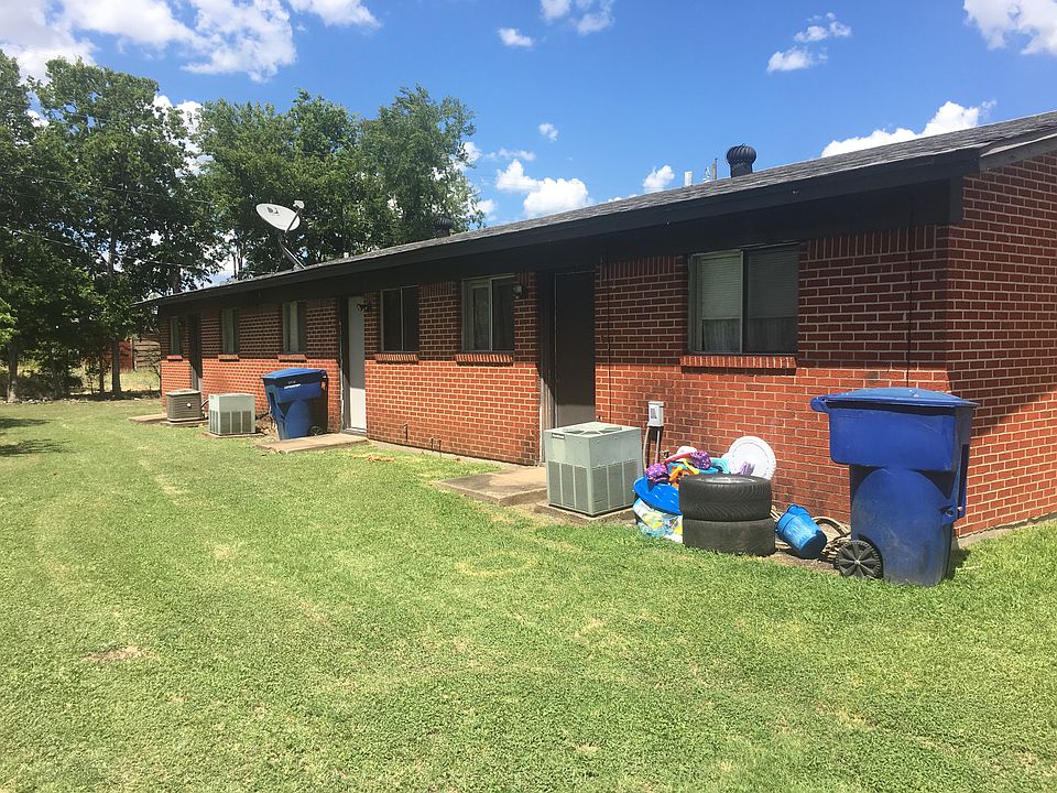 2nd image of 604 W Ave E