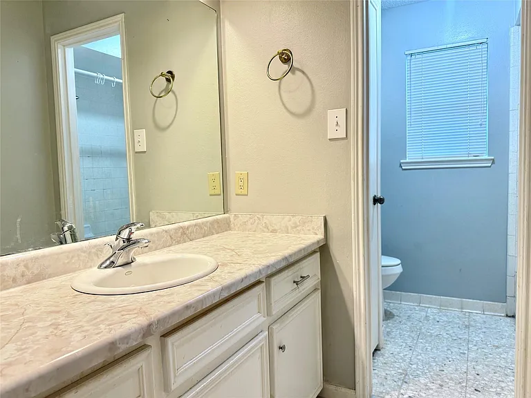 9002 Sabastian Dr — Photo 17