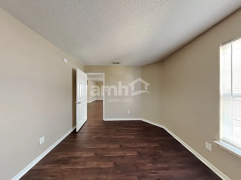 10914 Cyrus Dr — Photo 17