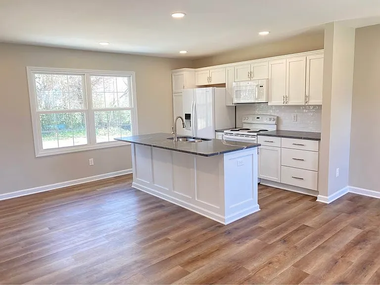 432 Georgia Ave — Photo 3