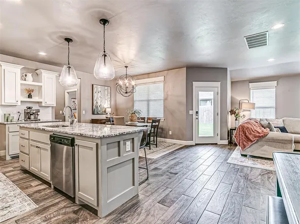 8209 NW 151st Ter, Edmond, OK 73013