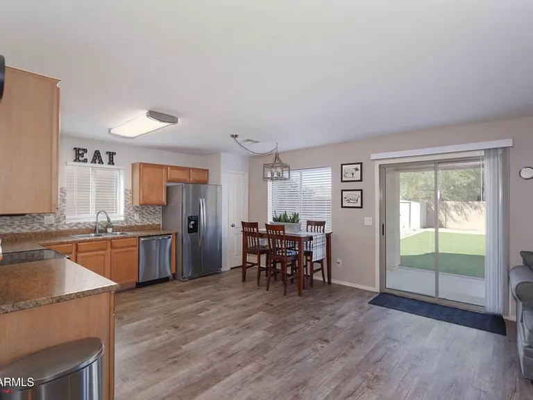 36576 W Nina St — Photo 17