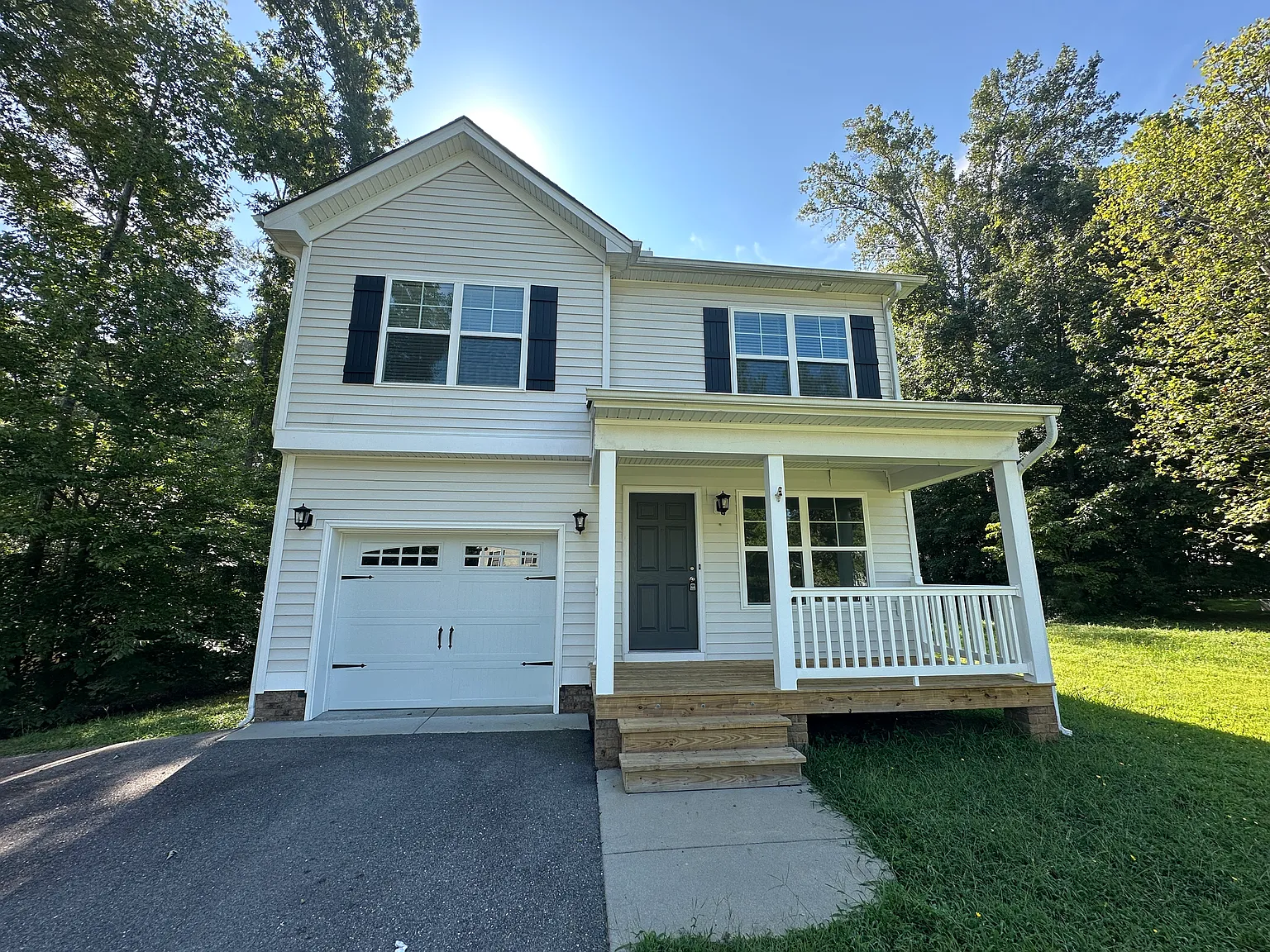 3 bed, 2.5 bath, 1599 sqft, $2,400 — Photo 1