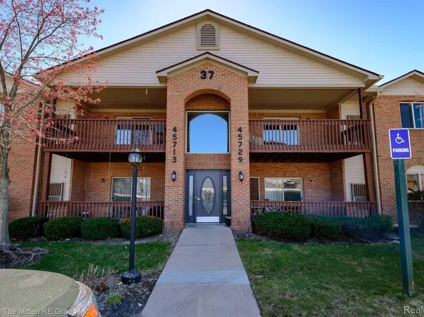 45725 Prairiegrass Ct #6, Belleville, MI 48111