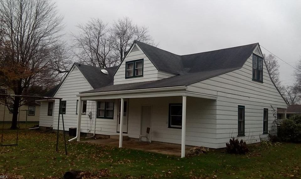 2nd image of 165 Yant St