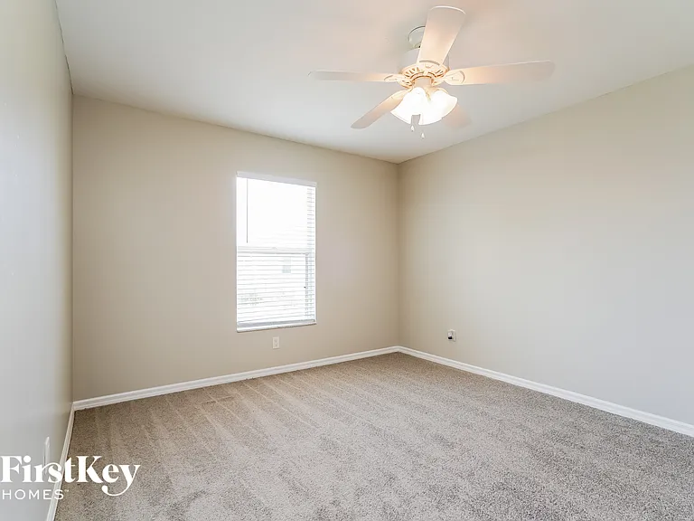 2215 NW 23rd St — Photo 12