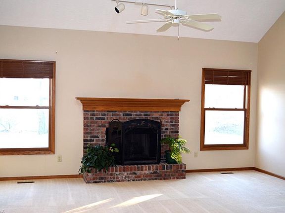 2nd image of 15073 Colony Ct