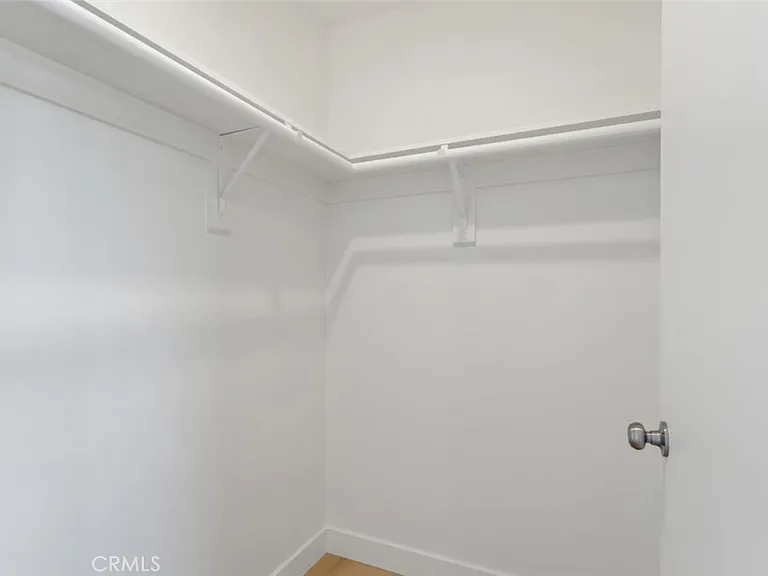 703 W 80th St — Photo 9