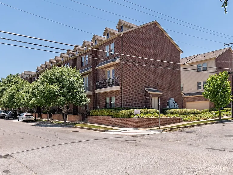 2816 Lubbock Ave — Photo 32