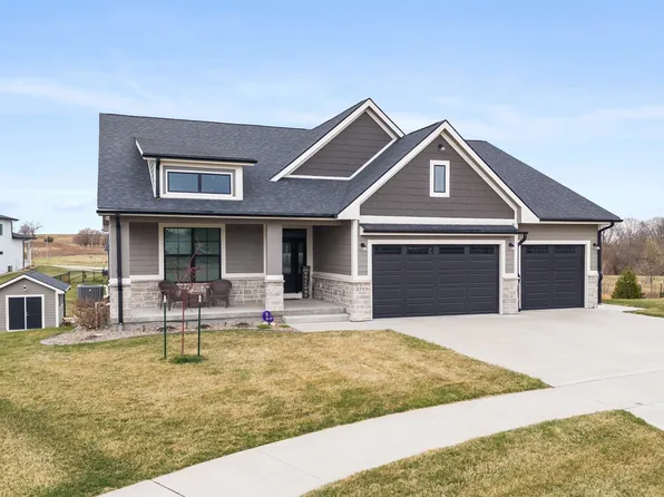2319 N 9th Ct, Indianola, IA 50125