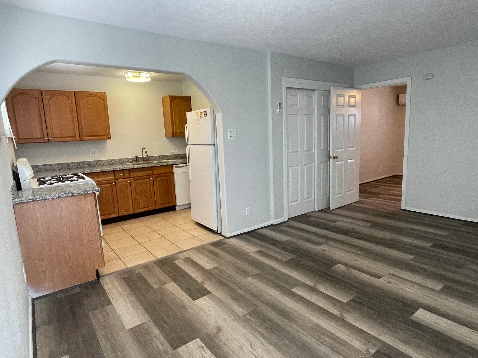 1 bed, 560 sqft, $900 — Photo 1