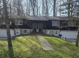 18067 Meyers Dr, Spring Lake, MI 49456