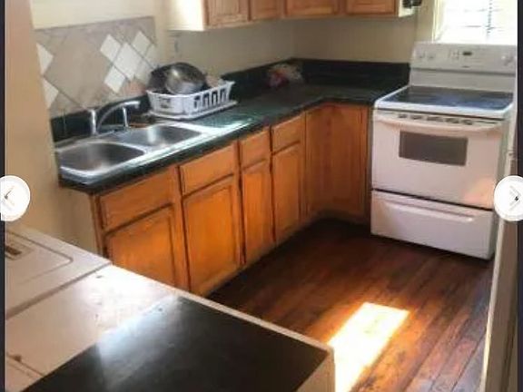3rd image of 306 W 34th Str Savannah Grn #B
