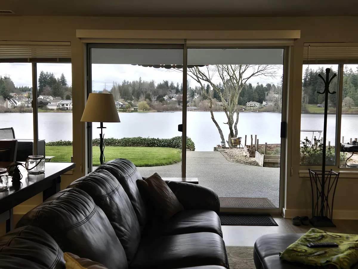 Building Photo - 1611 Lake Mount Dr #B