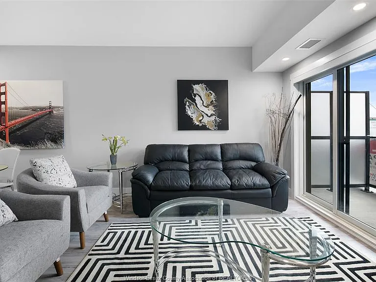 840 Wyandotte St E #208 — Photo 11