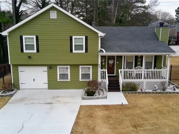 2102 Bedford Ct, Lithonia, GA 30058