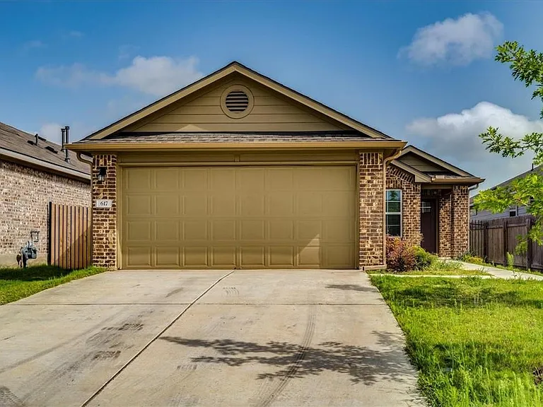 617 Callahan Ln — Photo 1