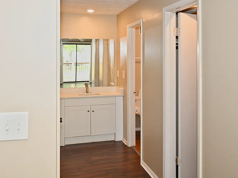 908 Park Ridge Cir — Photo 23