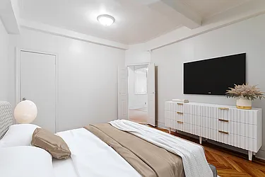 Rented by Coldwell Banker Warburg