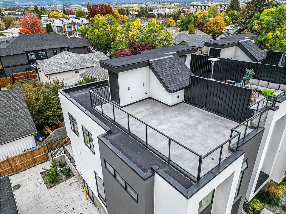 2825 Richter St Kelowna BC Zillow