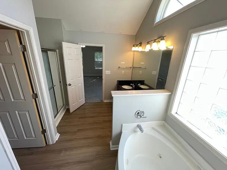 10704 Copper Ridge Dr — Photo 17