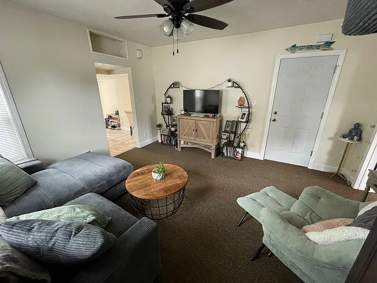 11-13 Porter St #2L — Photo 2