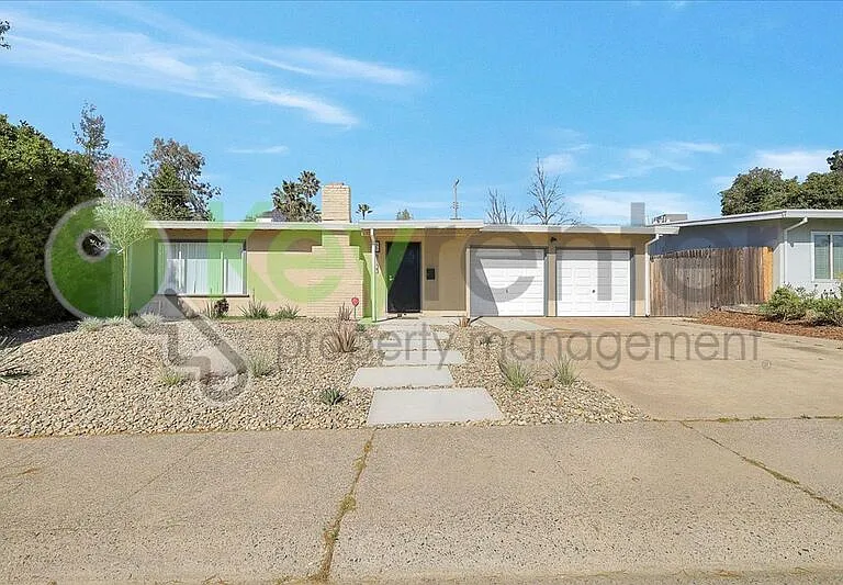 8133 Molokai Way — Photo 37