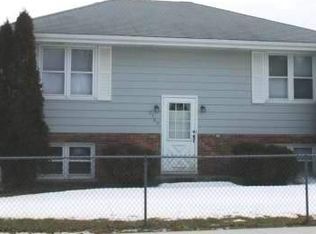9190 Lyons St, Hodgkins, IL 60525