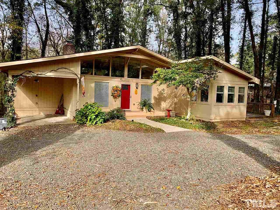 1st image of 170 Pine Cone Dr