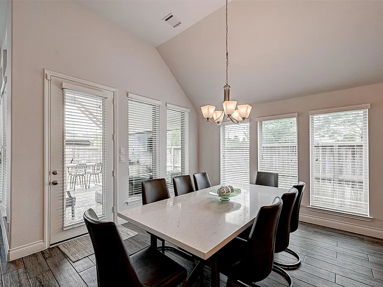 3510 Auburn Creek Cir — Photo 30