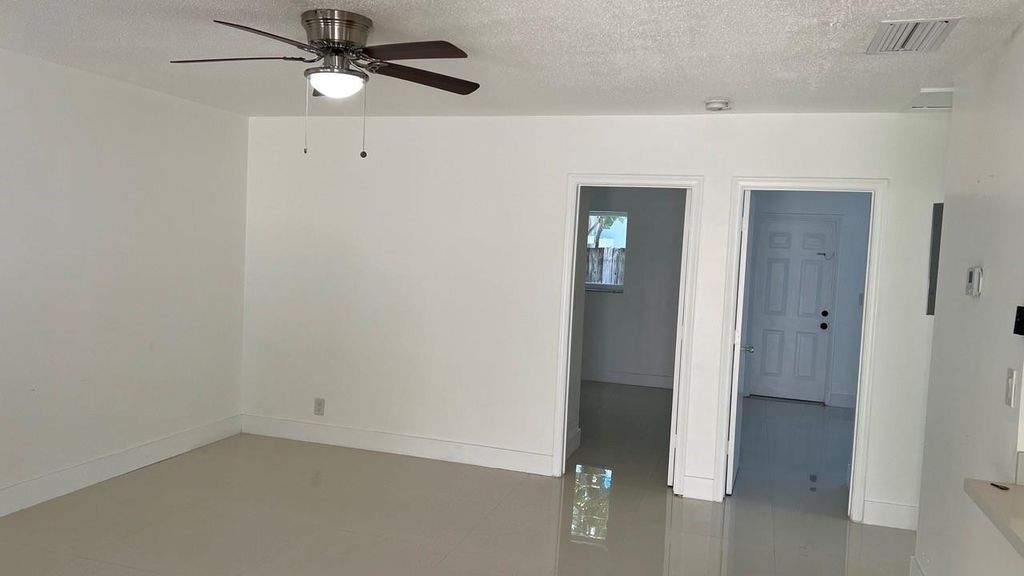 220 SE 22nd Ave APT 2, photo 4