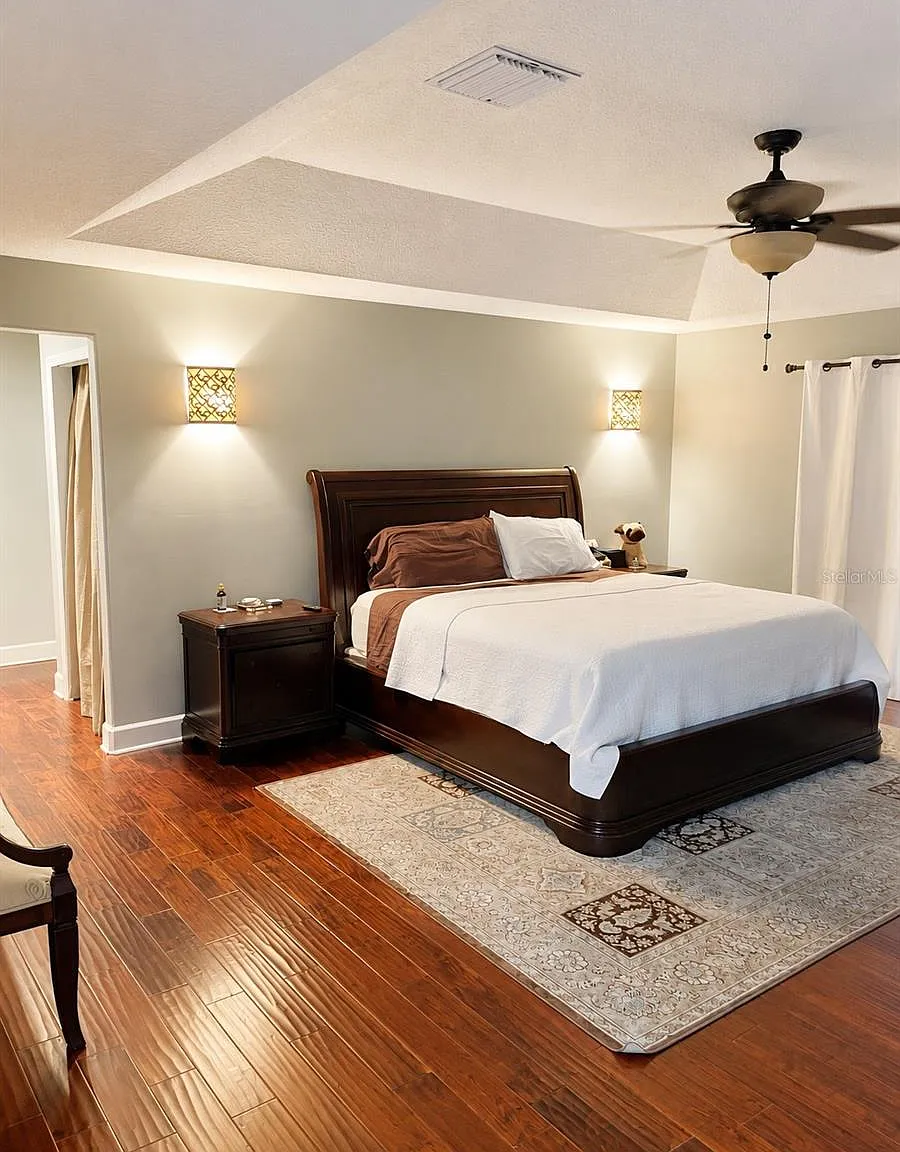 5 bed, 3.0 bath, 2976 sqft, $3,300 — Photo 2