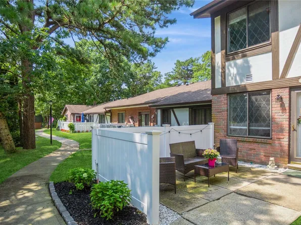 664 Blue Ridge Drive #664, Medford, NY 11763