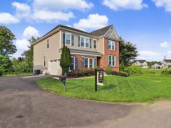 3rd image of 40978 Spur Run Ln