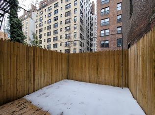 226 E 74th St, New York, NY 10021