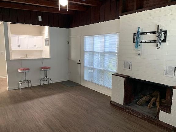 2nd image of 2272 Pierpont Blvd APT A