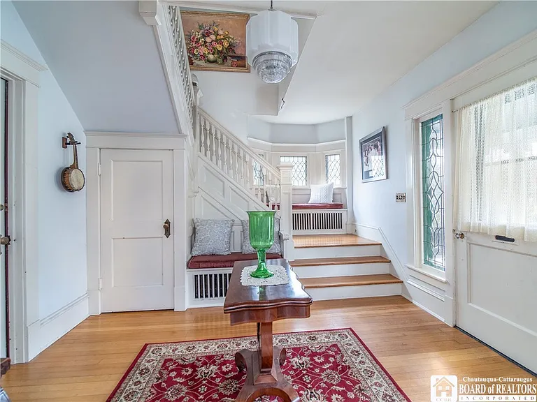 98 Forest Ave — Photo 18