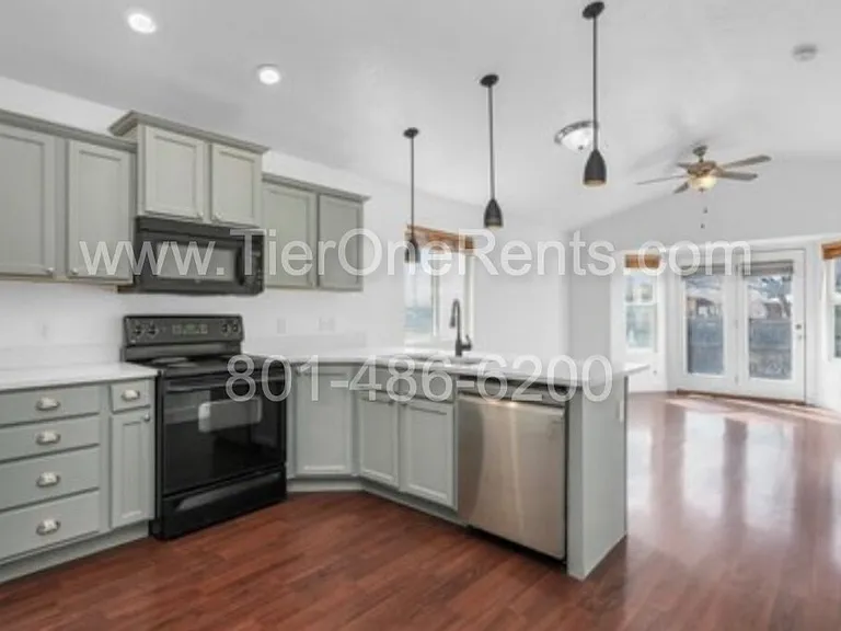 3818 E Rose Hearty Ln — Photo 5