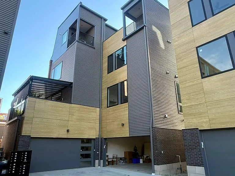 1495 Superior Ave — Photo 42